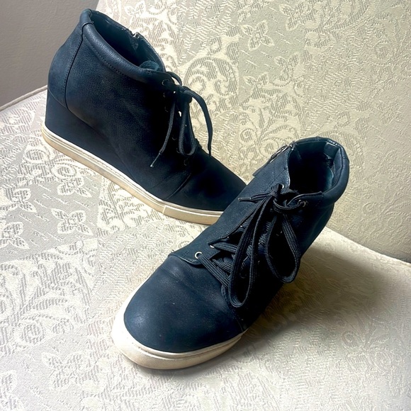 Caslon (Nordstrom) Black Wedge Sneakers - Picture 1 of 6